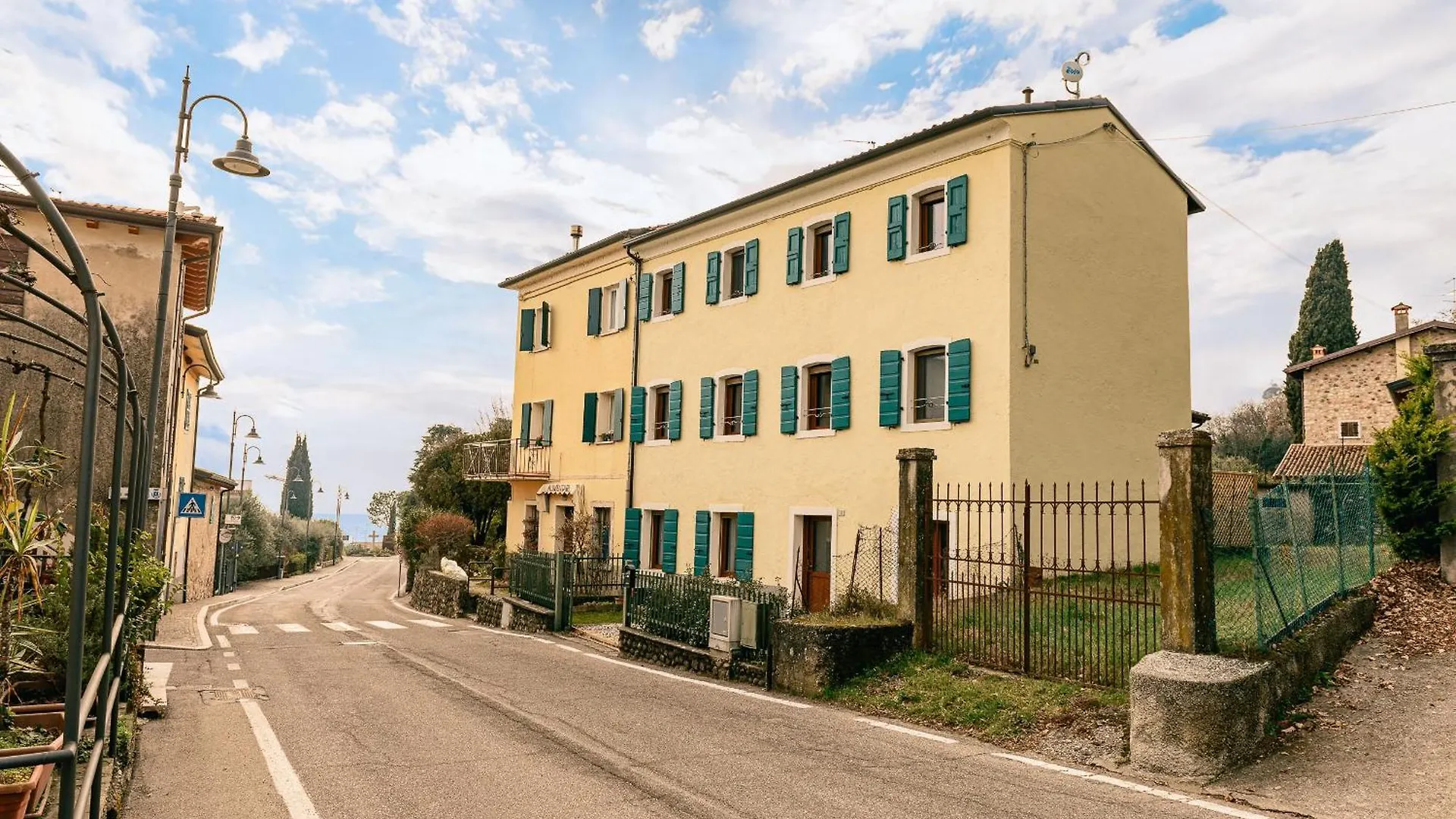 Villa Hermes Costermano 0*,