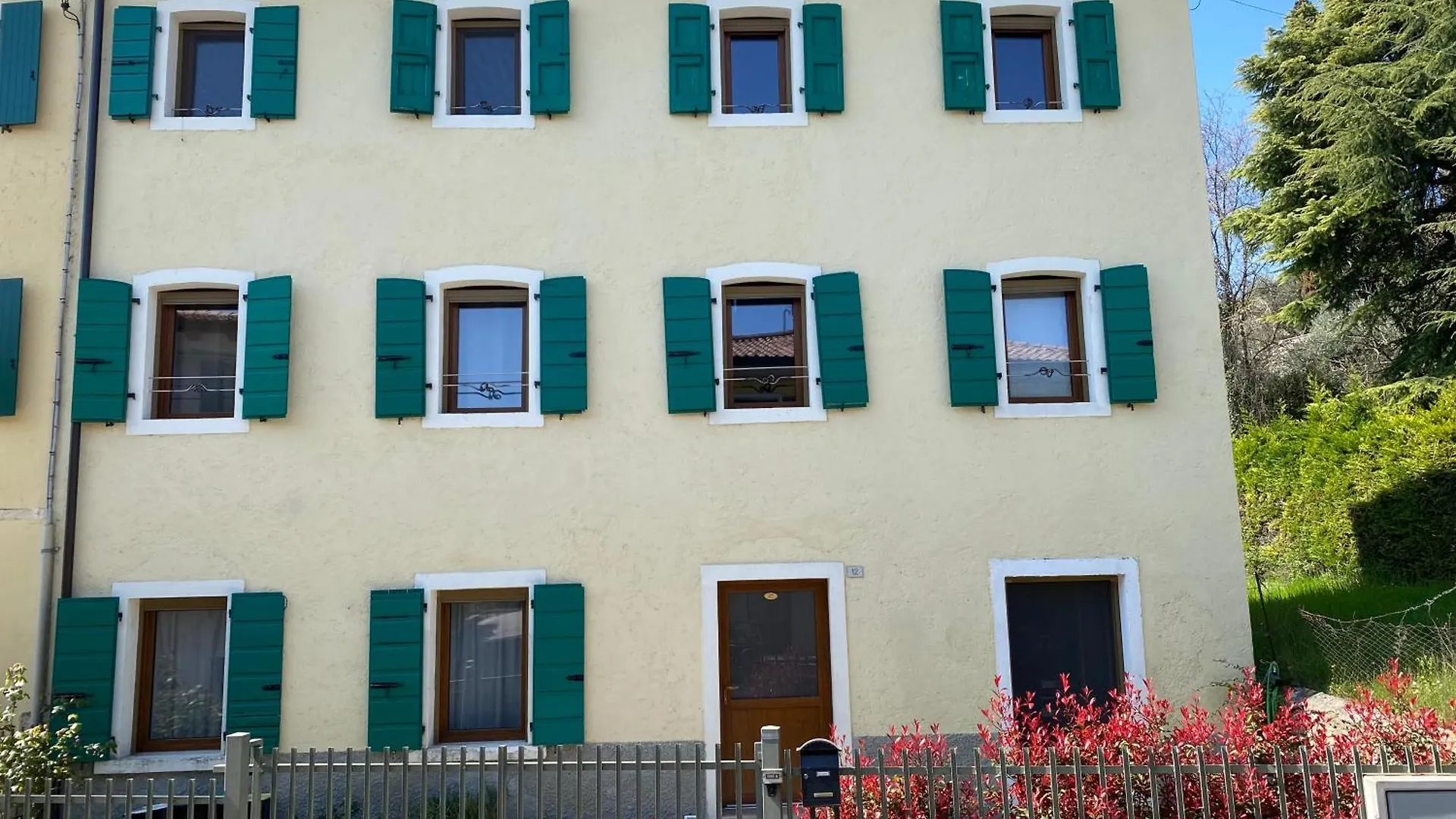 Villa Hermes Costermano 0*,